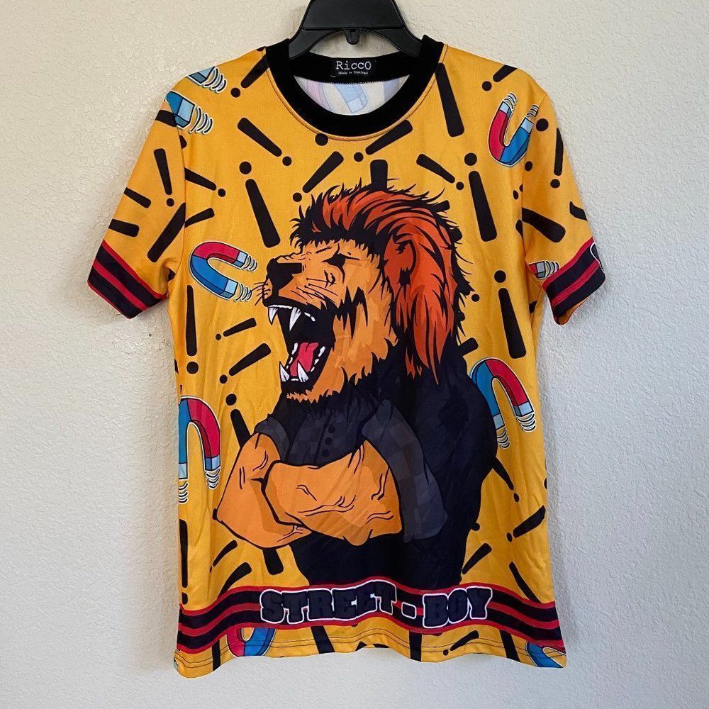 - Vintage Ricco Street Boy M Lion Shirt t-shirt Large Graphics Orange Yell…